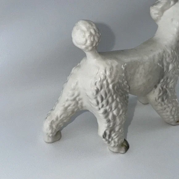 VINTAGE JAPAN BRINN'S White POODLE Porcelain FIGURINE FIGURE 5" tall - Picture 8 of 10